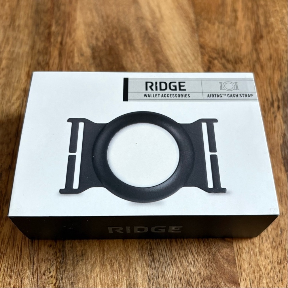The Ridge Wallet- AirTag Cash Strap